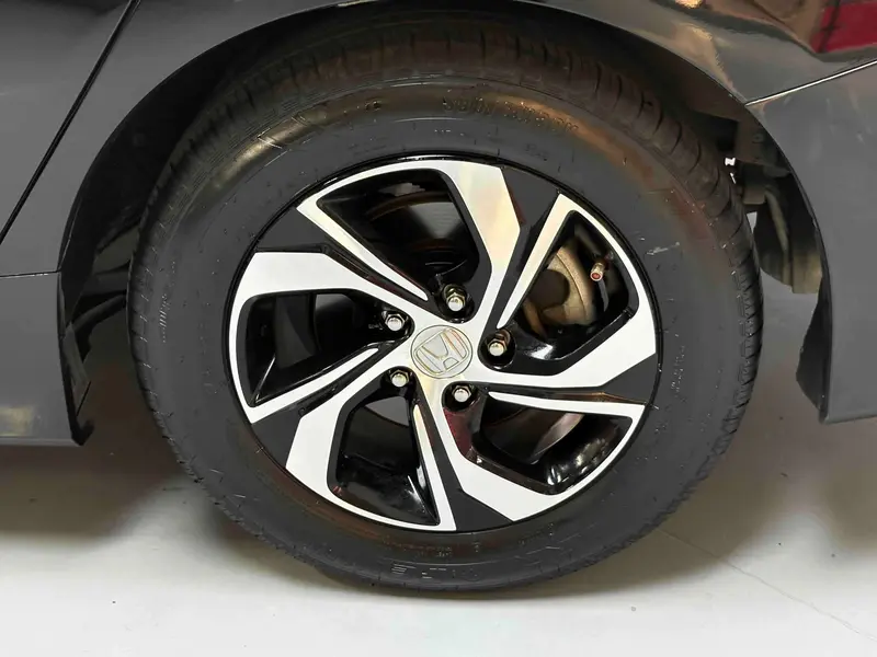 Honda Accord — фото 11