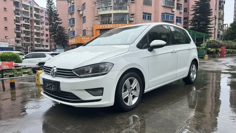 Volkswagen Golf· 1.6 L AT Comfort