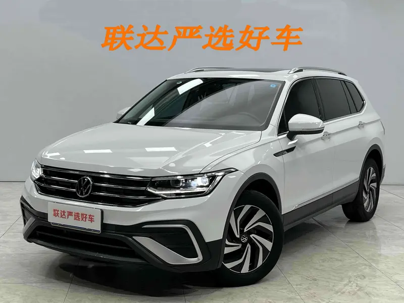 Volkswagen Tiguan L — фото 1