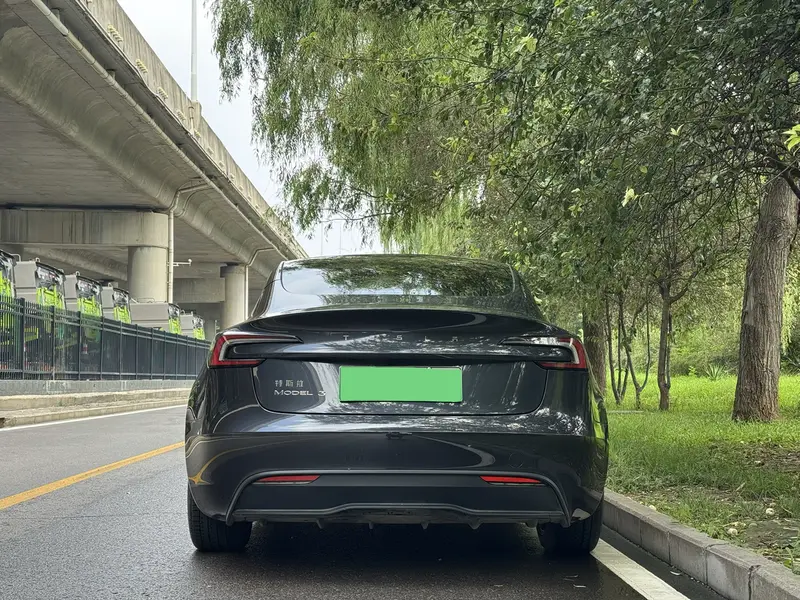 Tesla Model 3 — фото 5