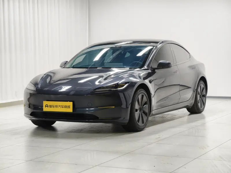 Tesla Model 3 — фото 1
