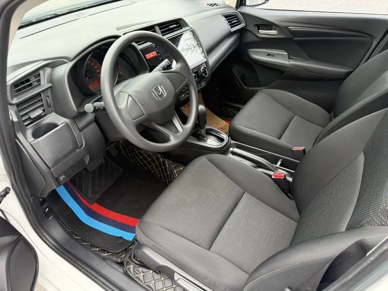 Honda Fit — фото 13
