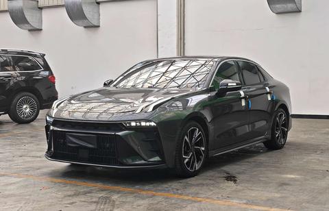 Lynk & Co 03