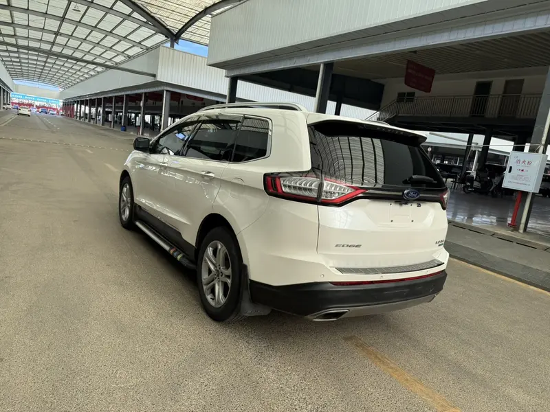 Ford Edge — фото 5