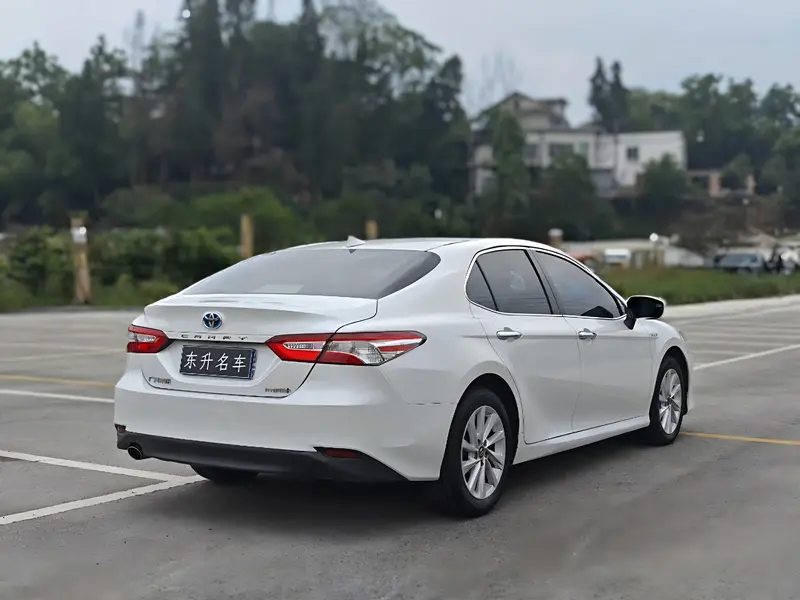 Toyota Camry — фото 7