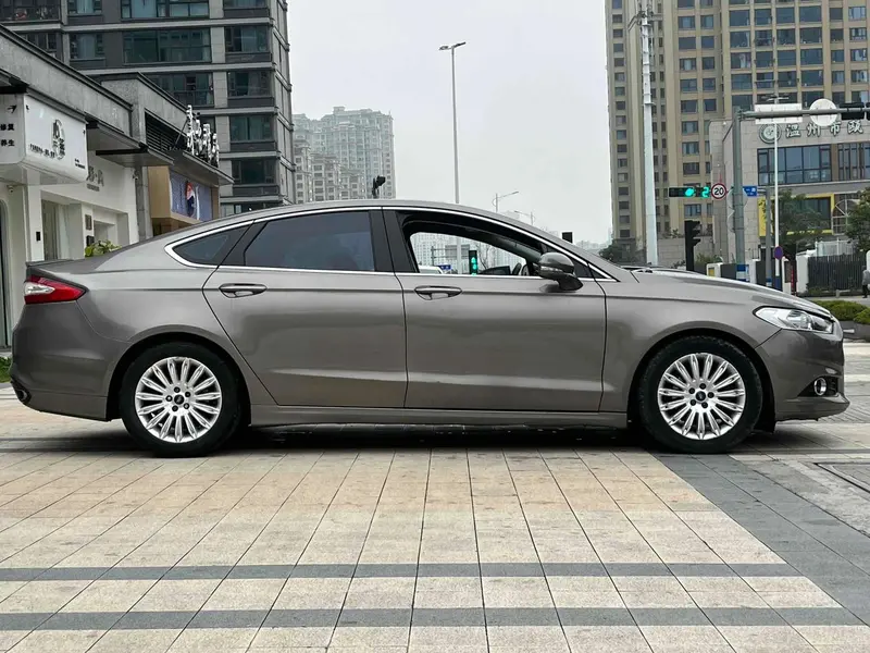 Ford Mondeo — фото 8