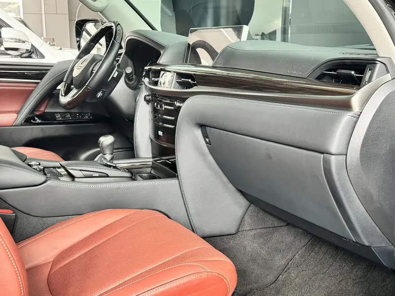 Lexus LX — фото 6