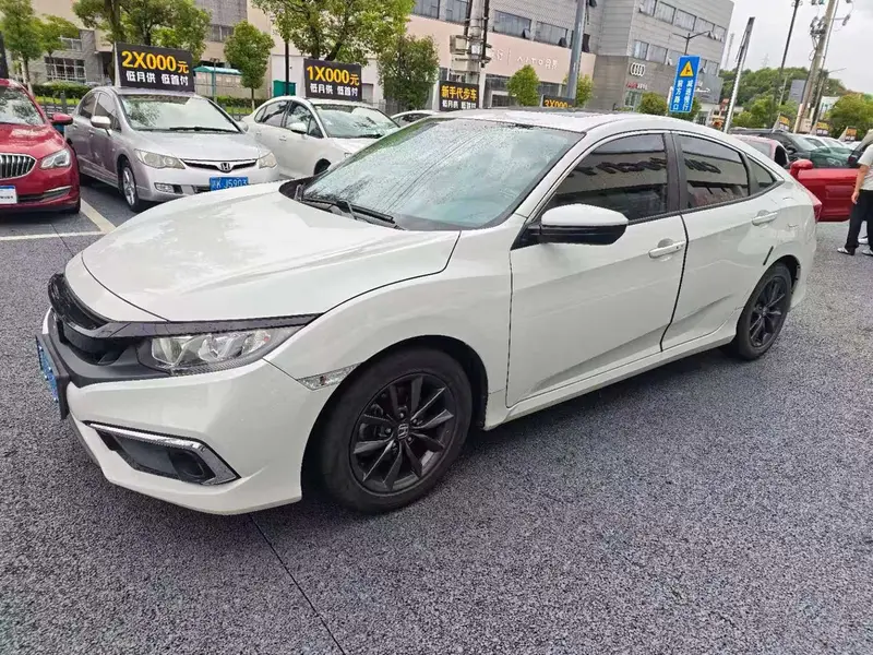 Honda Civic — фото 1