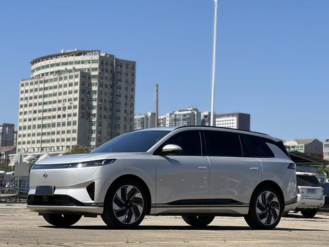 Dongfeng eπ 008