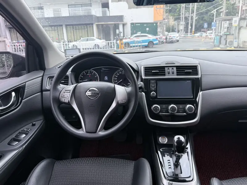Nissan Tiida 1.6L CVT — фото 7