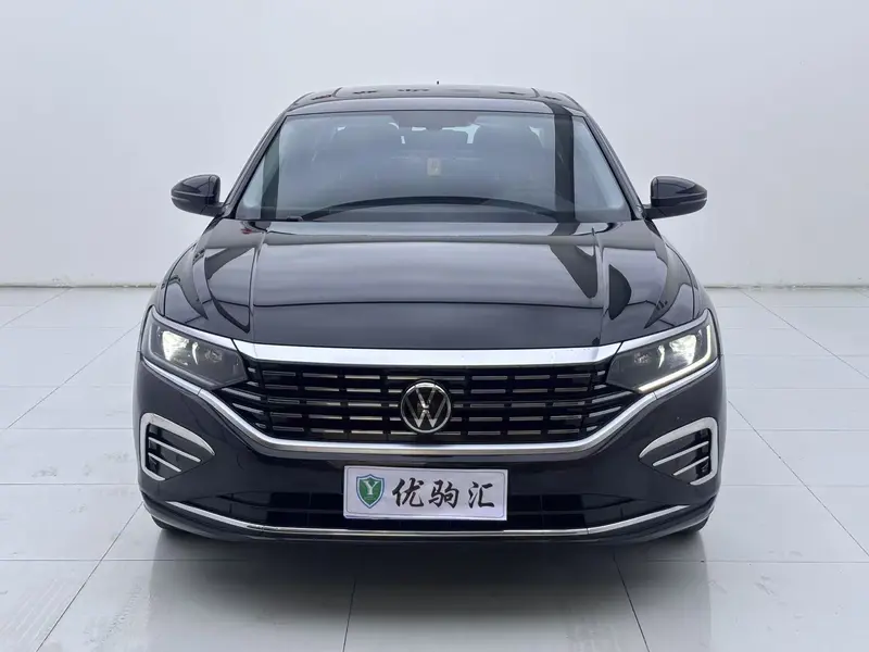 Volkswagen Passat 330 TSI Elite — фото 2