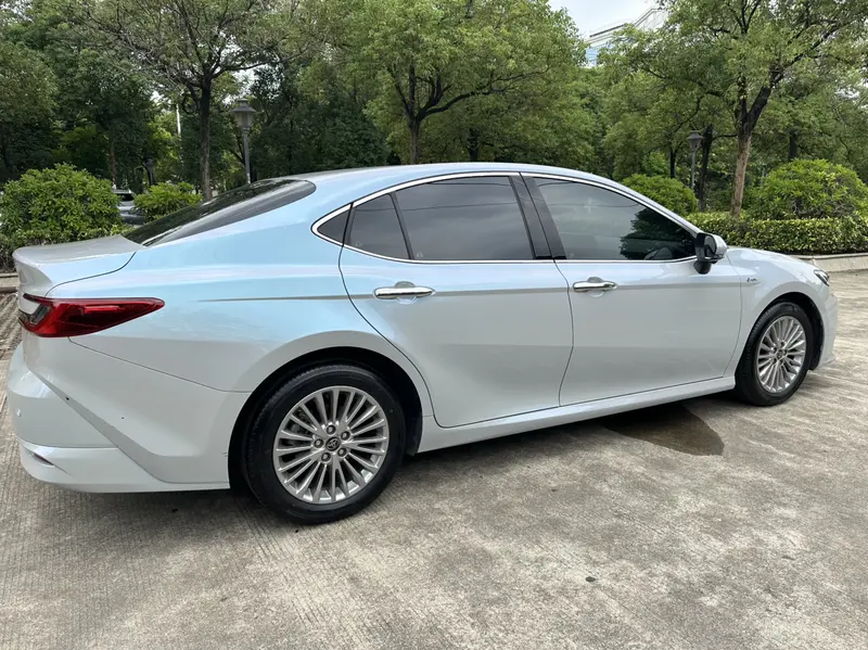 Toyota Camry — фото 7
