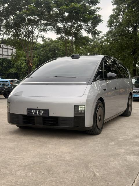 Li Auto MEGA