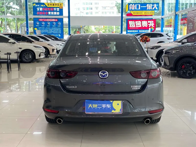 Mazda 3 Axela — фото 4
