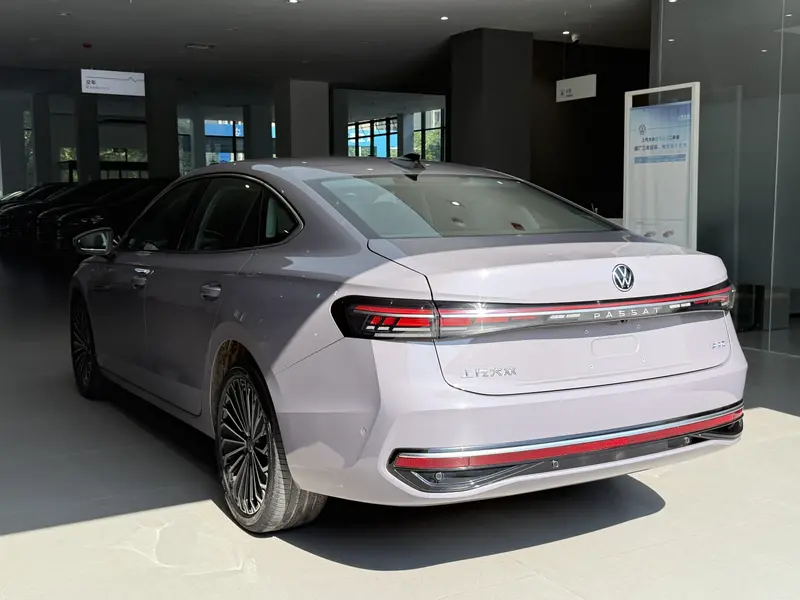 Volkswagen Passat — фото 4