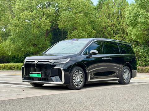 VOYAH Dreamer PHEV