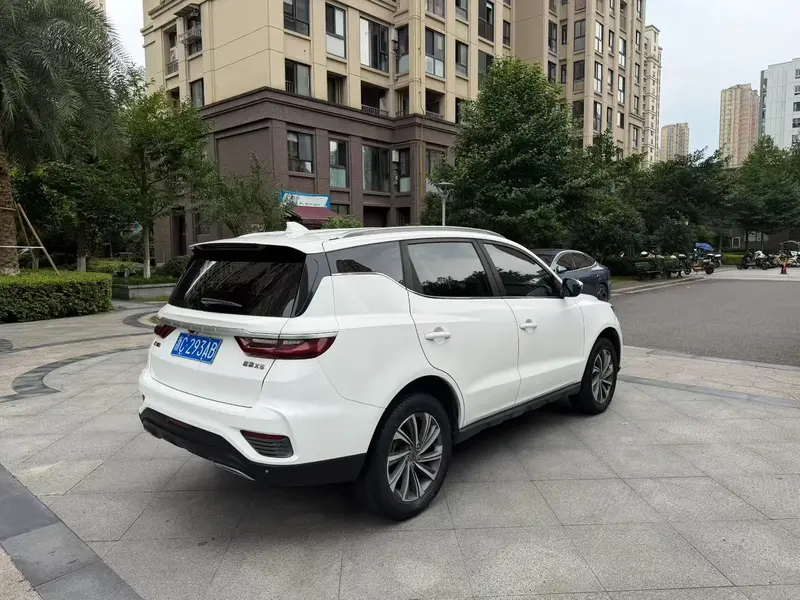 Geely Vision X6 — фото 6