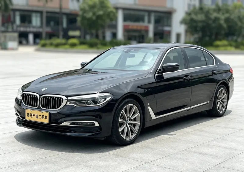 BMW 5 PHEV 530 Le Luxury Package