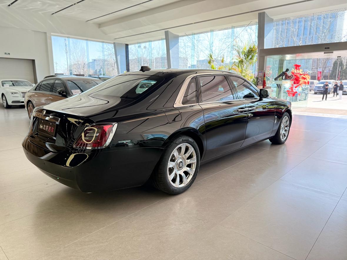 Rolls-Royce Ghost: фотография 6 из 28