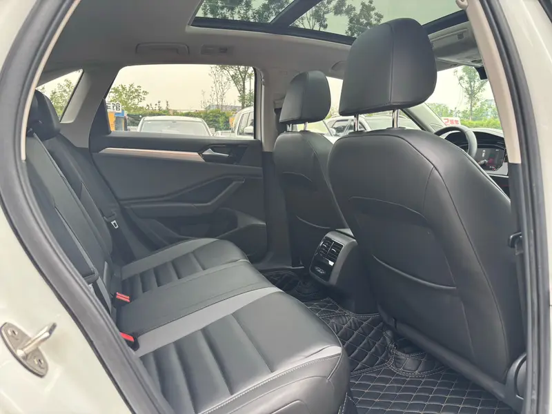 Volkswagen Sagitar 280 TSI DSG — фото 9