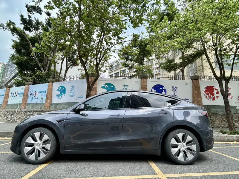 Tesla Model Y — фото 4