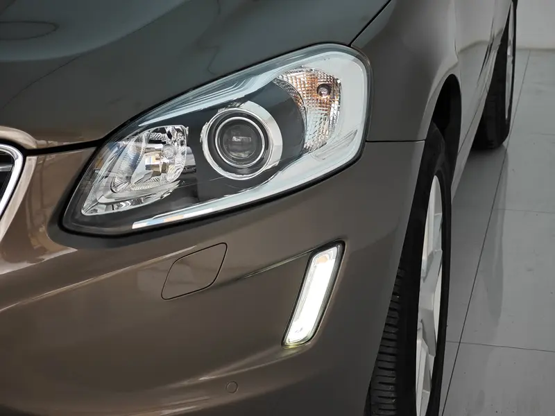 Volvo XC60 T5 — фото 8