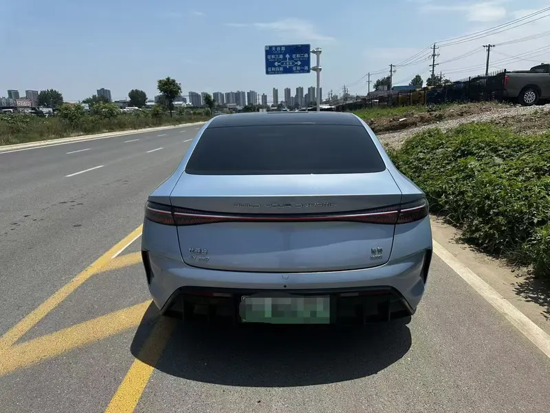 BYD Seal — фото 5