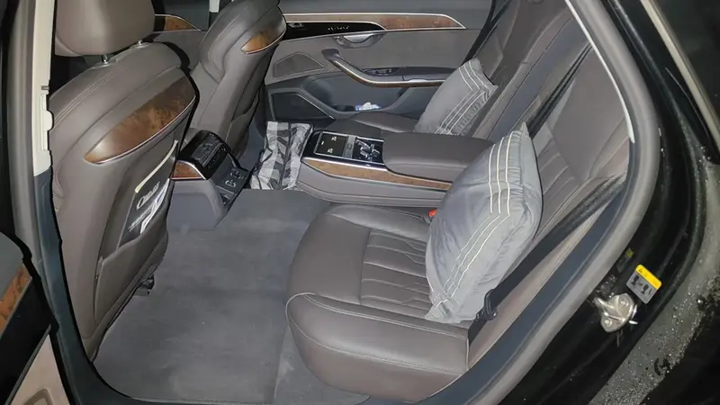 Audi A8 A8L 50 TFSI quattro люкс — фото 9