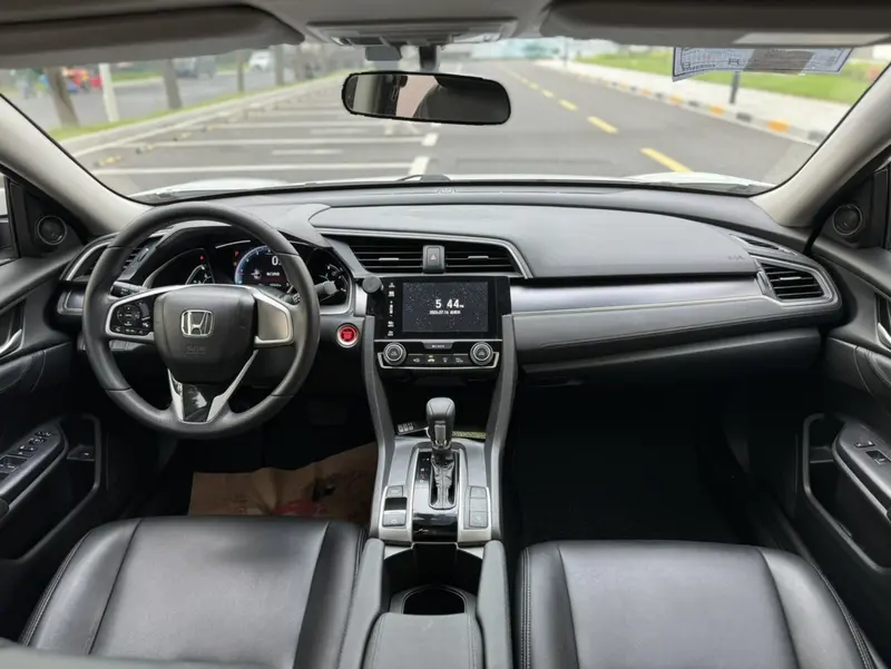 Honda Civic — фото 8