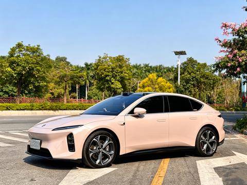Nio ET5