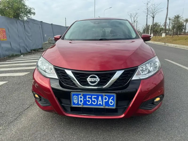 Nissan Tiida — фото 2