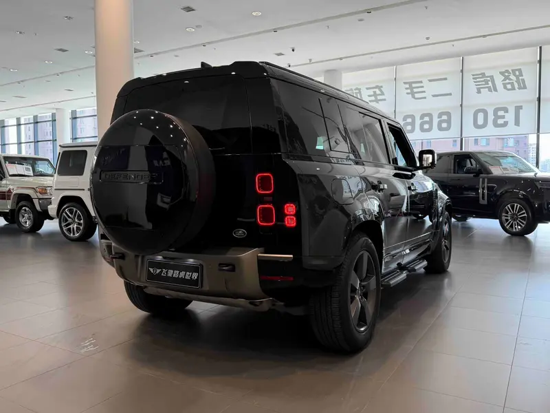 Land Rover Defender — фото 6