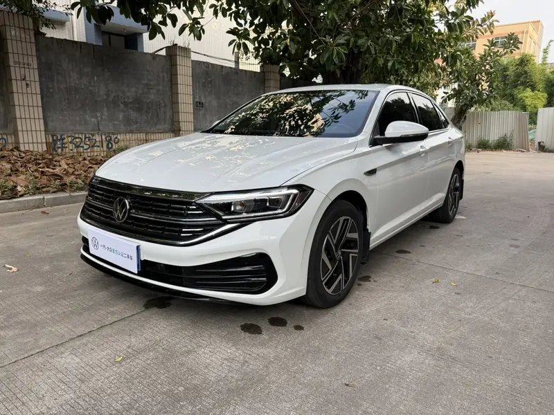 Volkswagen Sagitar 300 TSI DSG — фото 1
