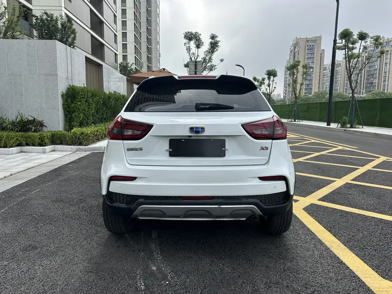 Geely Vision X3 — фото 6