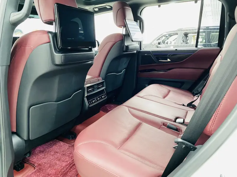 Lexus LX — фото 10