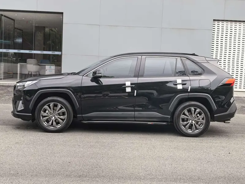 Toyota RAV4 — фото 4