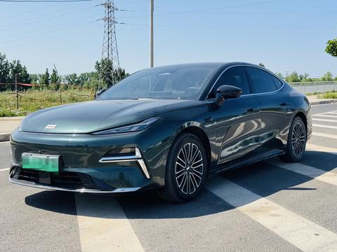 Geely Galaxy Starshine 8 PHEV