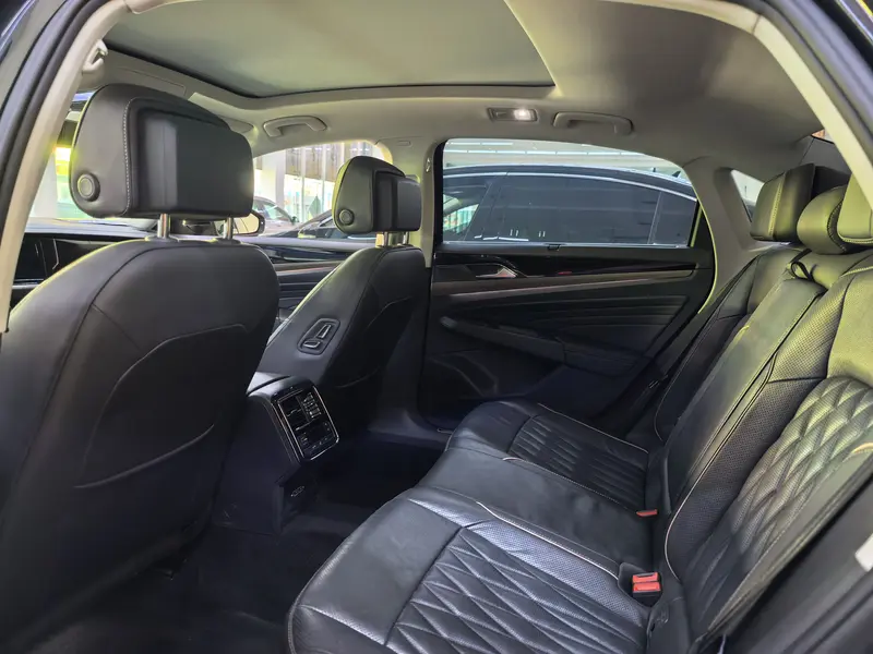Volkswagen Passat — фото 8