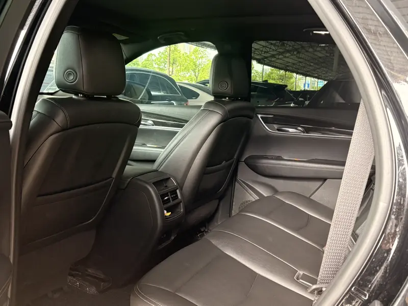 Cadillac XT5 — фото 7