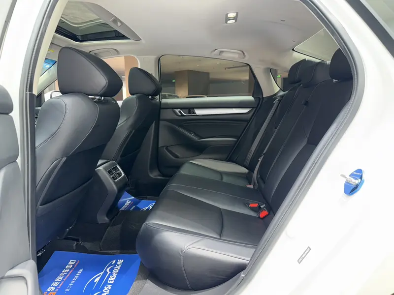 Honda Accord — фото 16