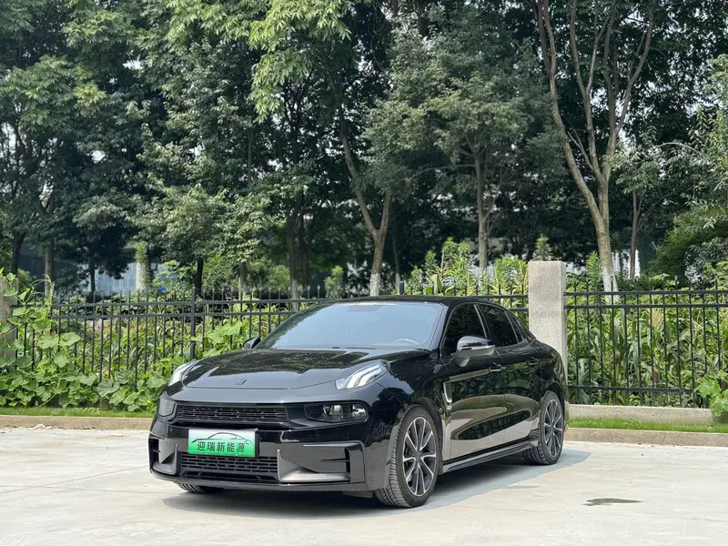 Lynk&Co 03
