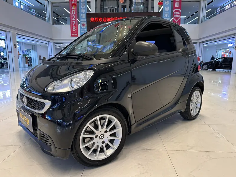 Smart fortwo 1.0 MHD Special Edition — фото 1