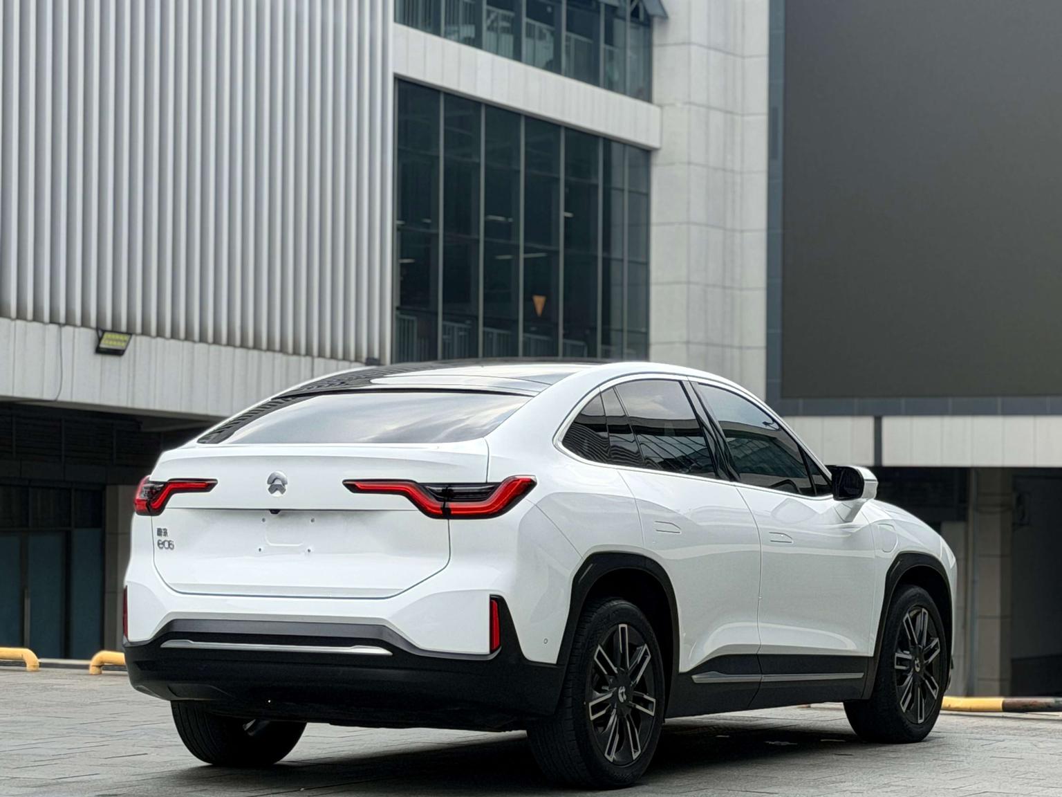 NIO EC6: фотография 6 из 26