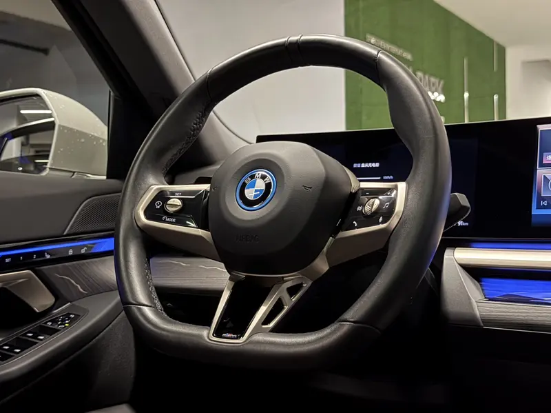 BMW i5 — фото 9