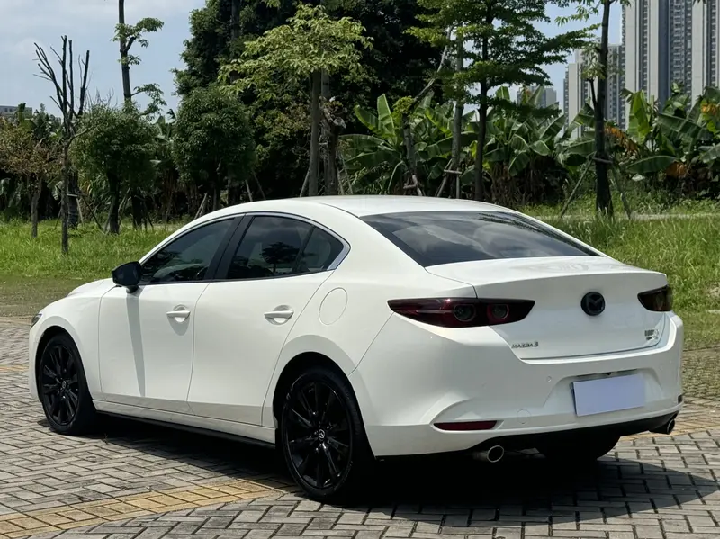 Mazda 3 Axela — фото 4