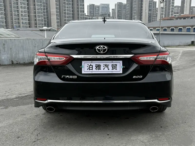 Toyota Camry — фото 5