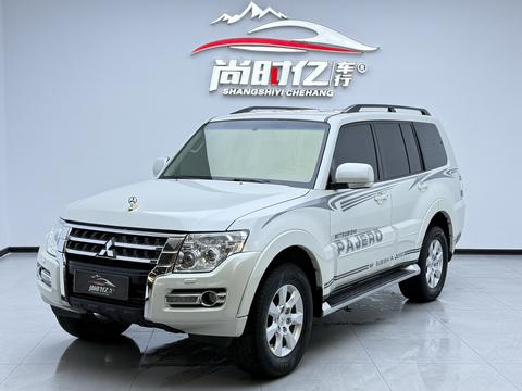 Mitsubishi Pajero (Import)