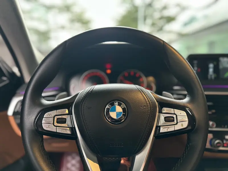 BMW 5 Series — фото 10