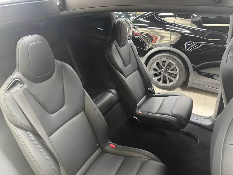 Tesla Model X — фото 5