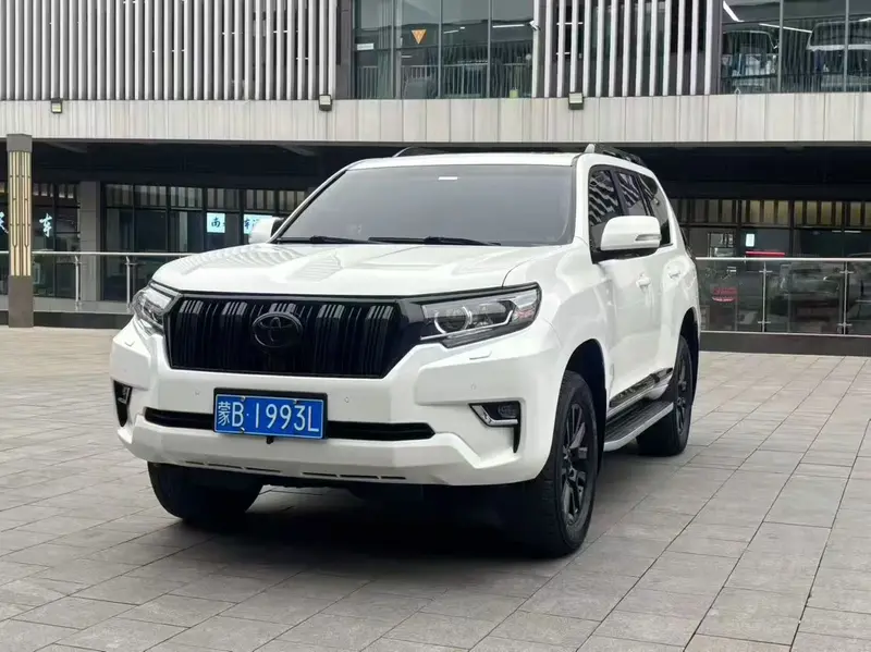 Toyota Prado — фото 1